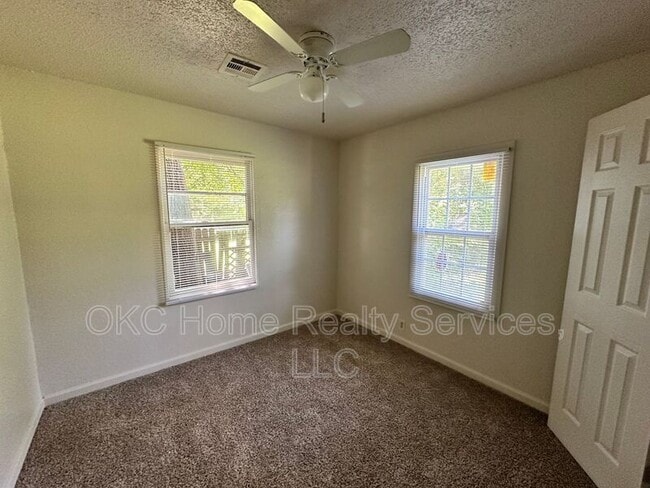 Building Photo - 4117 N Libby Ave