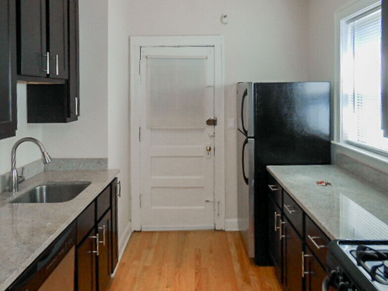 Building Photo - 4723 N Leavitt St