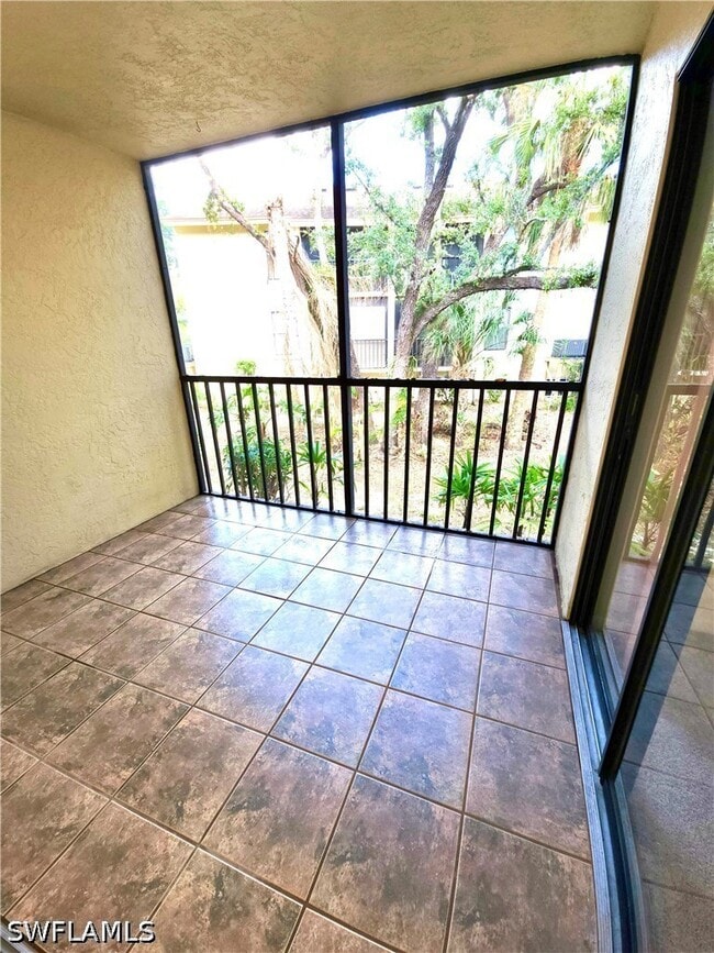Building Photo - 15075 Parkside Dr