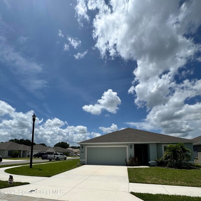 Building Photo - 1066 Dania Cir