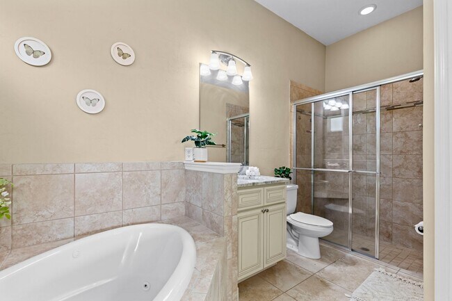 Building Photo - RARE TO FIND !!! TWO ENSUITE MASTER BEDROO...