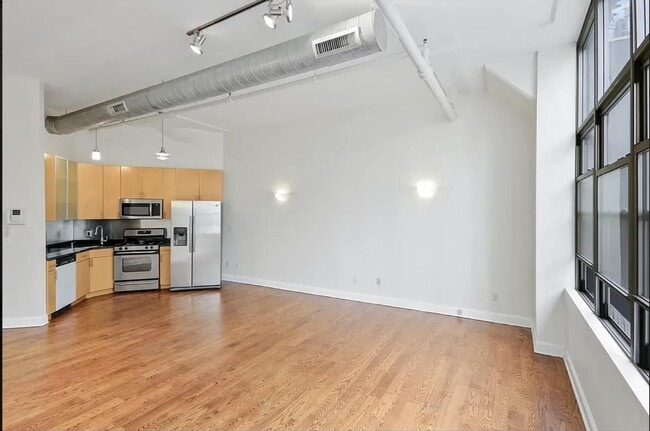 Building Photo - 176 Johnson St