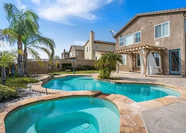 Building Photo - COMING SOON! Spacious 4-Bedroom Pool Home ...