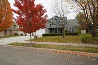 Building Photo - 624 N Clearpoint Way