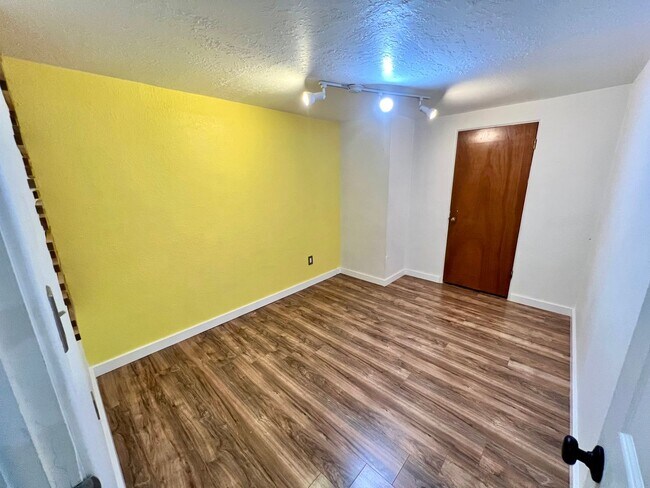 Building Photo - LR Johnson Triplex