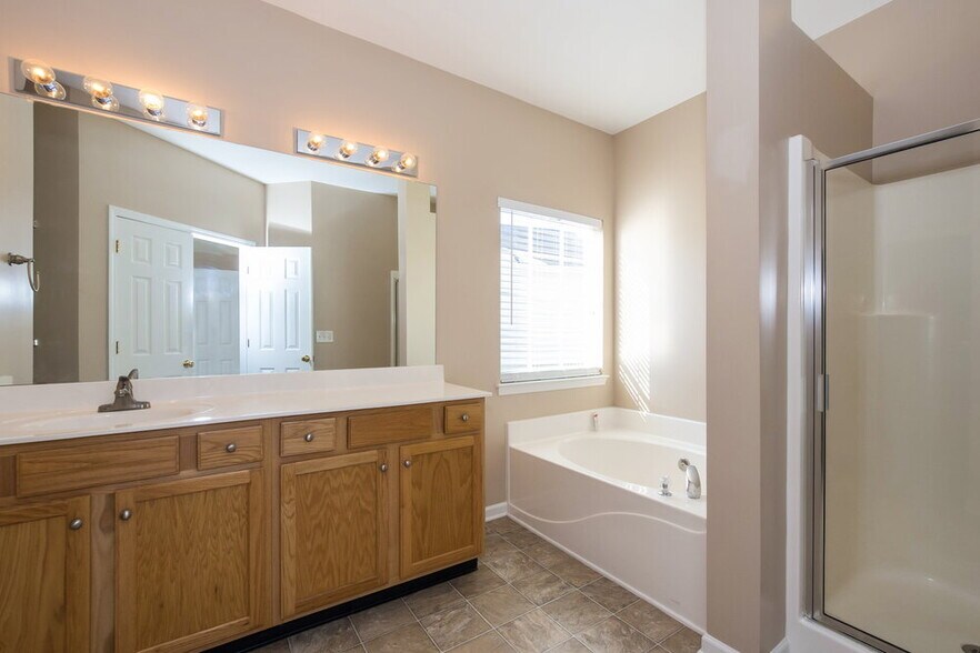 Building Photo - 7205 Sandown Ct