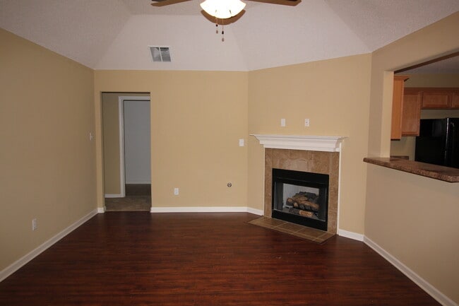 Building Photo - CraytonRidgeDr1039