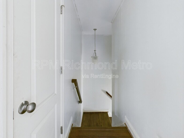 Building Photo - 1712 Kemper St