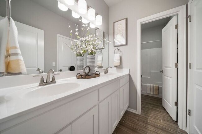 Building Photo - Stunning 3BR + Study in Prime Owasso/Colli...