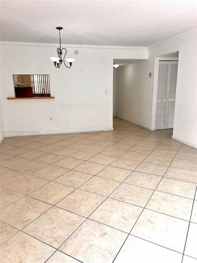 Building Photo - 401 NW 72nd Ave