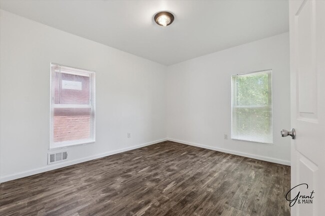 Building Photo - $1,995 - North End 4 Bedroom/ 1.5 bathroom...