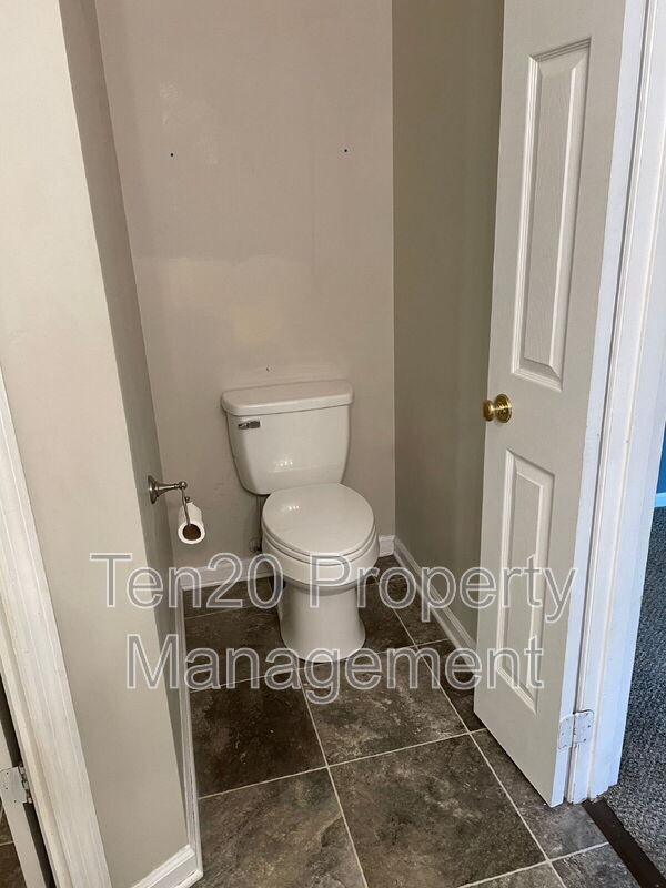 Building Photo - 326 Hardaway Ct