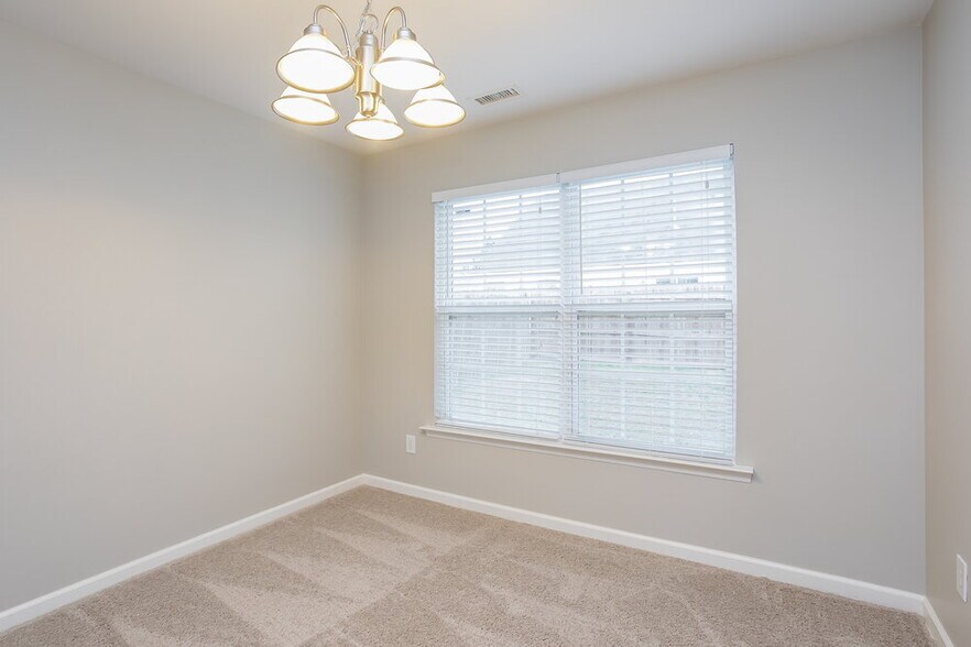 Building Photo - 1613 Brown Owl Dr