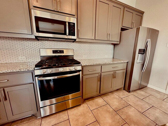 Building Photo - 18102 Pomelo Ln
