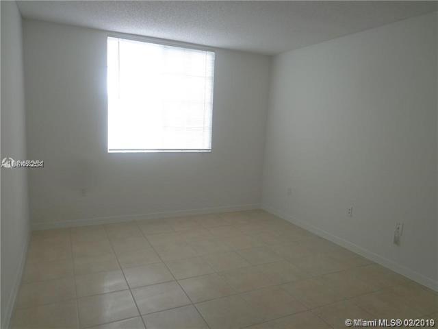 Building Photo - 777 SW 111th Way