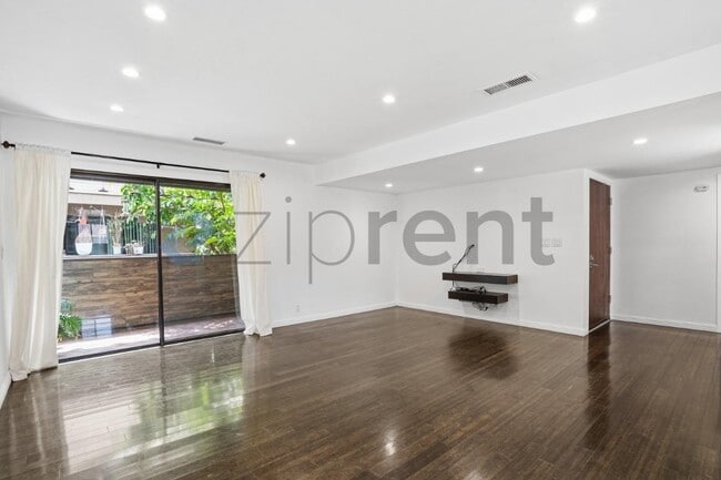 Building Photo - 743 Euclid Ave