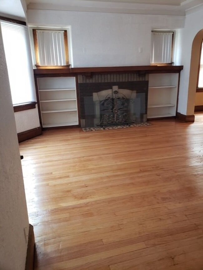 Building Photo - 2915N58thM