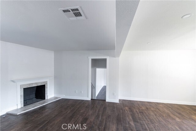 Building Photo - 11200 Reseda Blvd