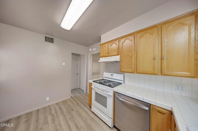 Building Photo - 631 Deodara Dr