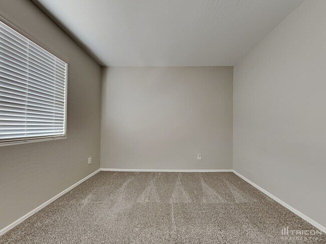 Building Photo - 11409 W Mountain View Dr