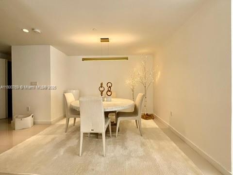 Building Photo - 9940 W Bay Harbor Dr