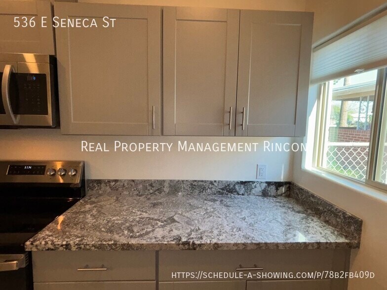 Building Photo - 536 E Seneca St