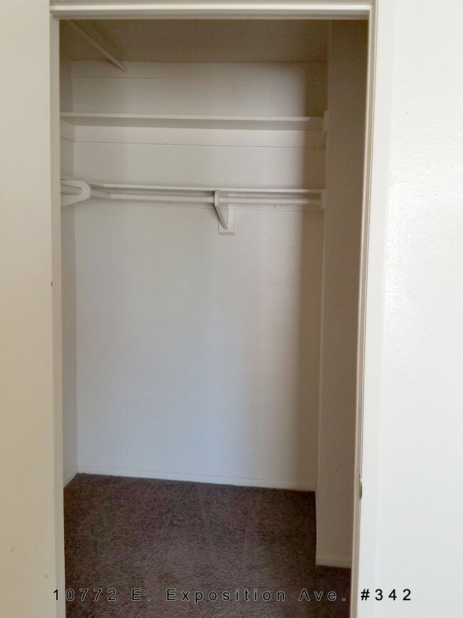 Building Photo - Expo 247 with 2 bed, 1 Bath, 800 SF with A...