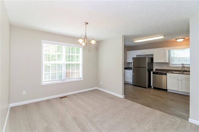Building Photo - 1500 Cedar Hill