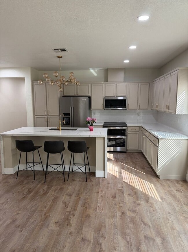 Building Photo - 1292 Paseo Belleza