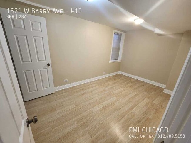 Building Photo - 1521 W Barry Ave