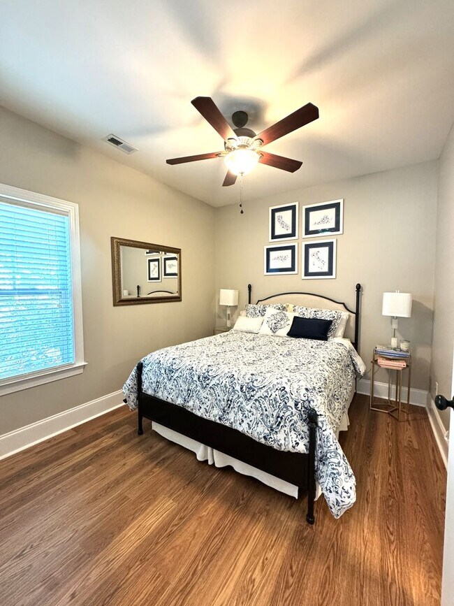 Building Photo - Stunning Home with an Upstairs Apartment or In-law Suite