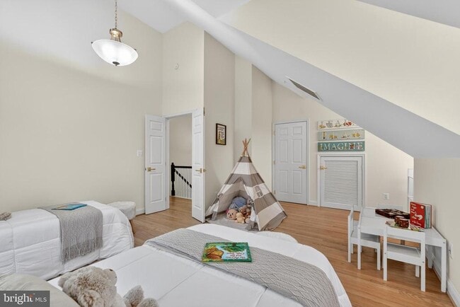 Building Photo - 700 Kahn Pl