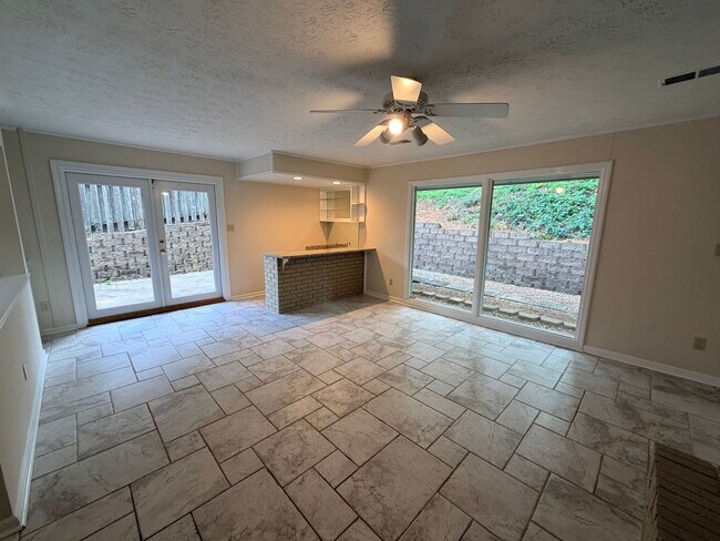 Building Photo - Beautiful Ranch Home in East Cobb's Indian Hills Subdivision!