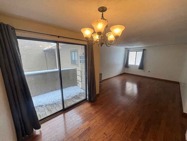 Building Photo - 126 Watertree Dr