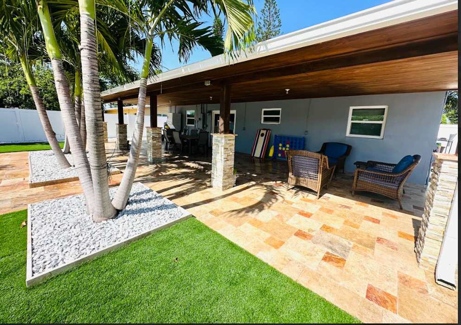 Building Photo - 4211 NE 13th Ave