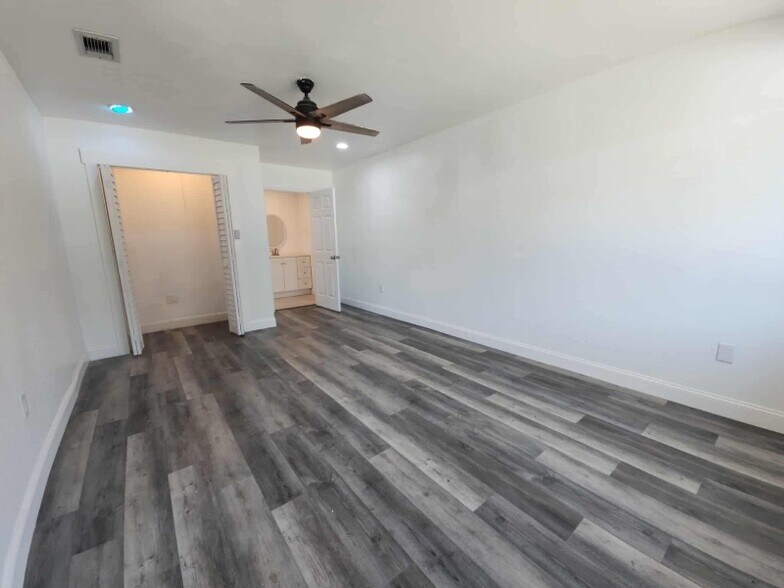 Building Photo - 3107 37th Ave W