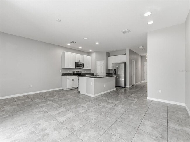 Building Photo - 7052 Grand Elm Dr