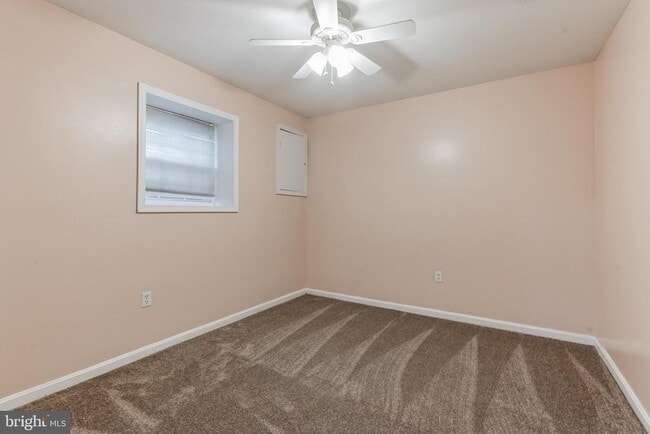 Building Photo - 2602 Streamview Dr