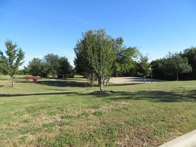 Building Photo - 3 Bedroom 2.5 Bathroom: Georgetown- Pinnacle Home