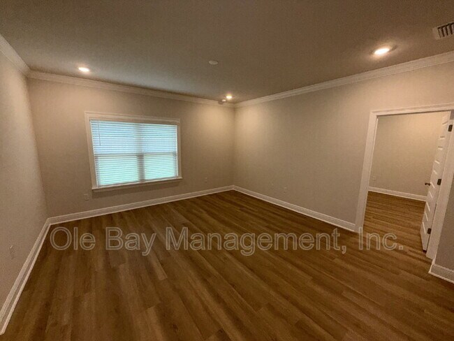 Building Photo - 31697 Lyon Rd