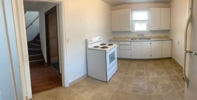 Building Photo - 3bed/1bath house on Homedale Rd.