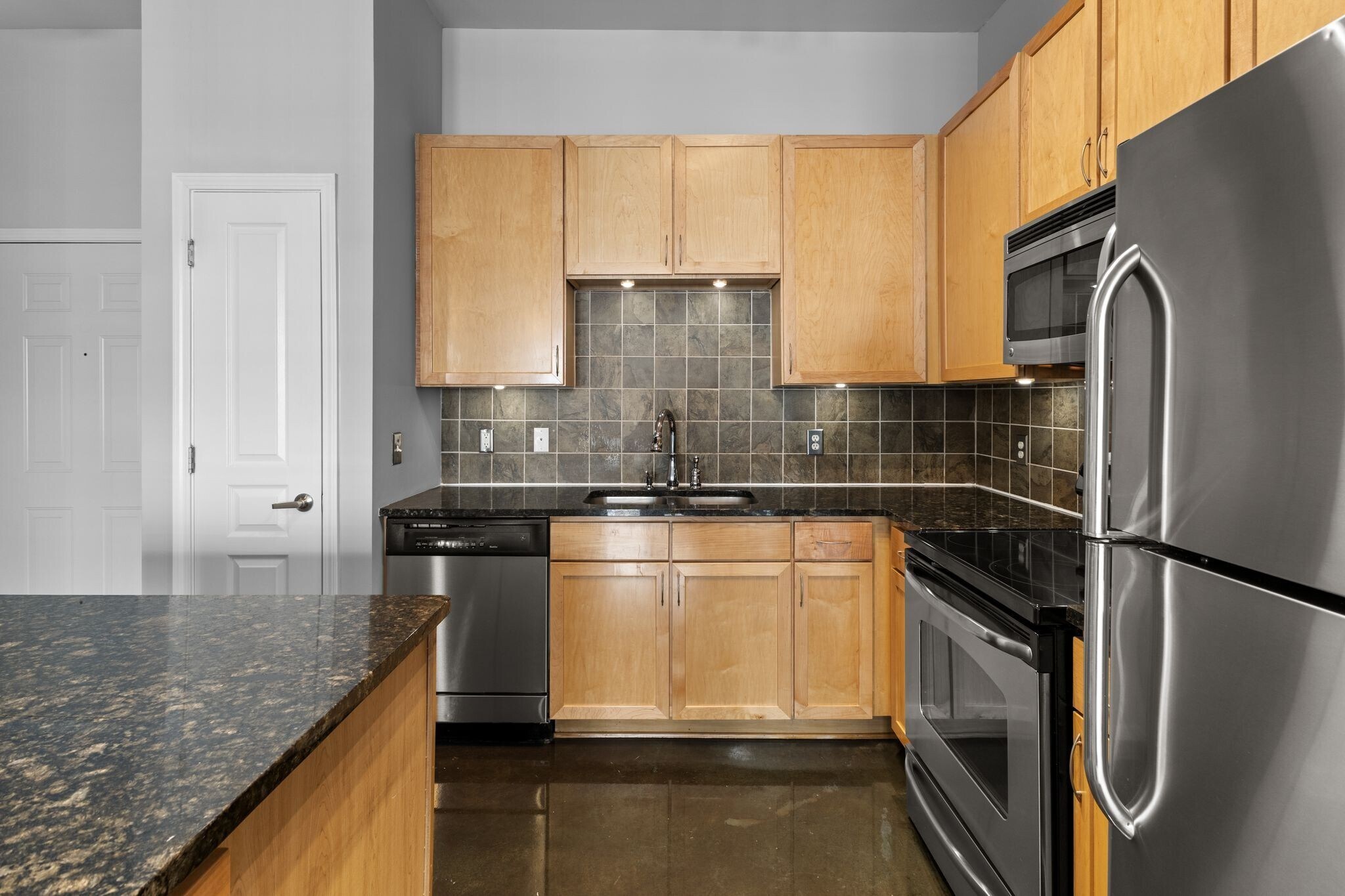 Building Photo - 3000 Vanderbilt Pl
