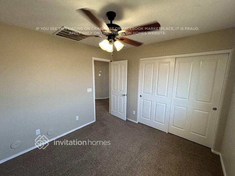 Building Photo - 6707 W Desert Ln