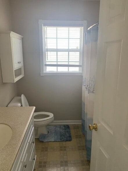 Building Photo - 122 Settlers Cir