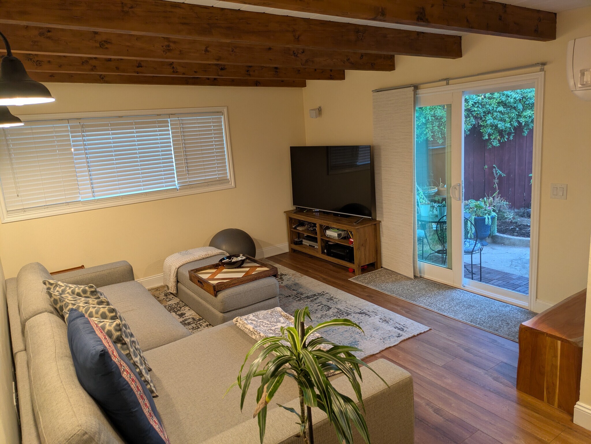 Bonus Room/Bedroom 3 - 5762 Olvera Ave