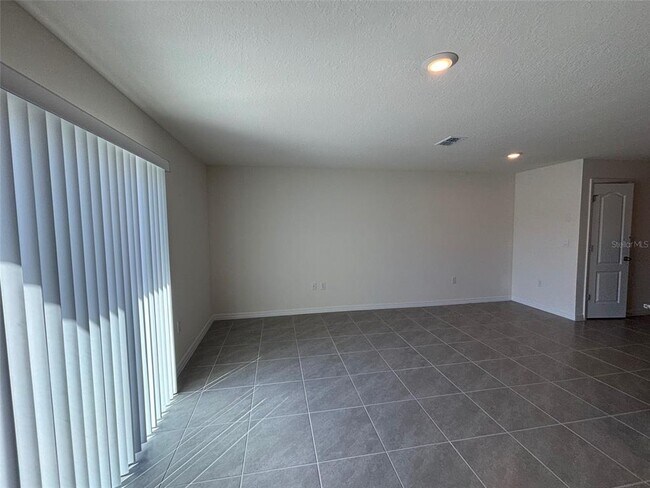 Building Photo - 526 Zinfandel Dr