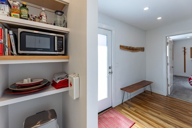 Building Photo - 5 month lease- Fully Furnished One bedroom...