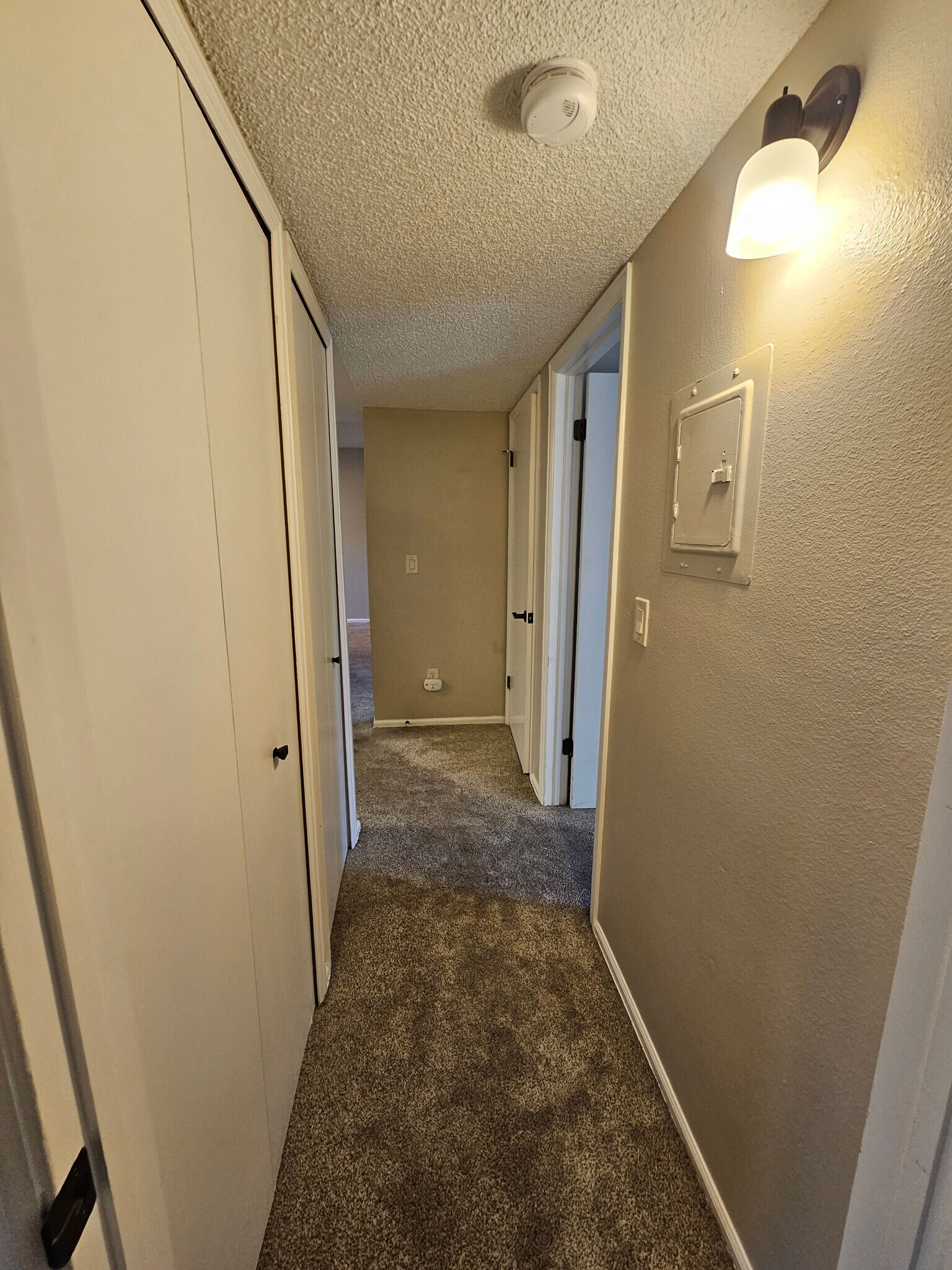 Building Photo - 945 Moorings Dr