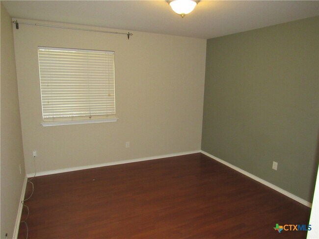 Building Photo - 5812 Montrose Dr