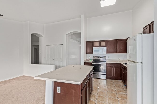 Building Photo - Single-Story 3 Bedroom Home in Rancho El Mirage